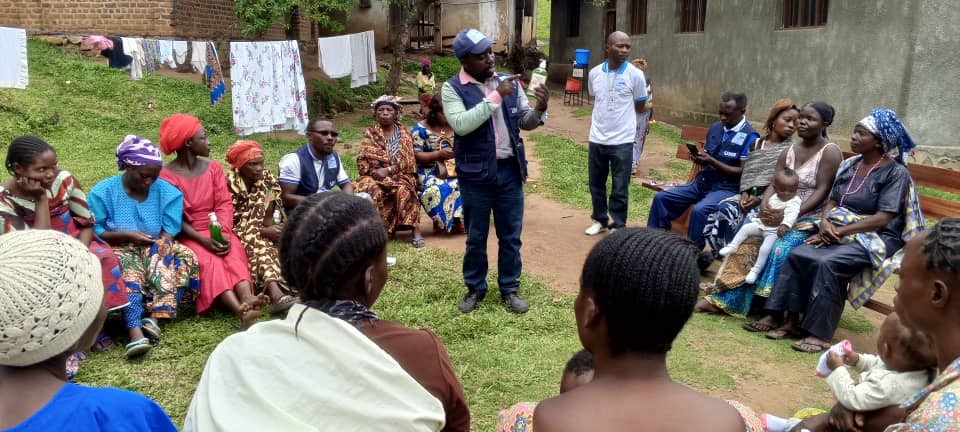 Sensibilisation sur MPOX et distribution savon liquide
